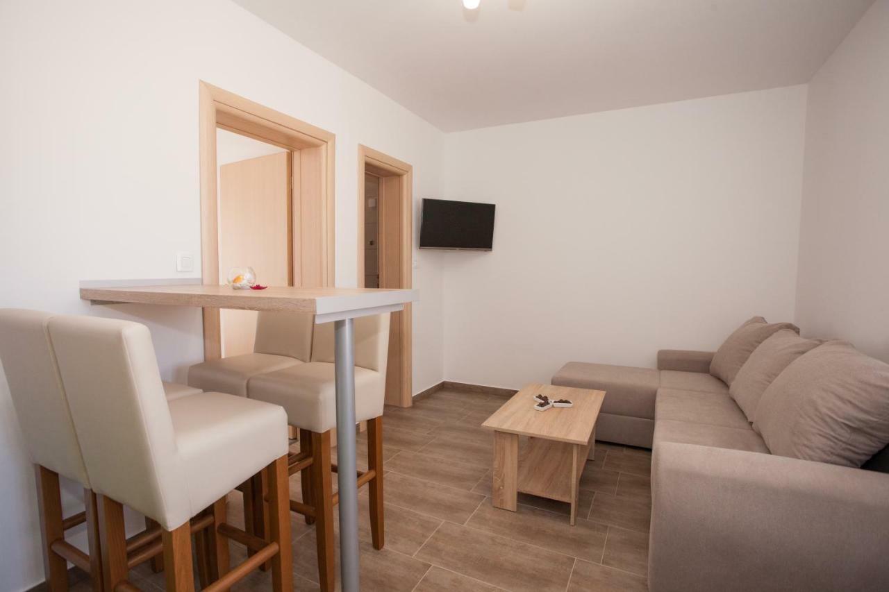 Apartments Mia 4&5 Baška Voda Dış mekan fotoğraf